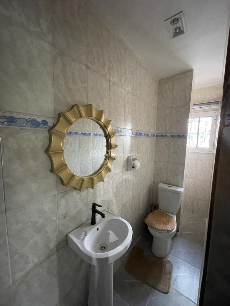 Well Spacious and Nicely Built 3 Bedroom Apartment with Bq, Prince Adebowale Crescent Off Chief Collins, Lekki Phase 1, Lekki, Lagos, Block of Flats for Sale