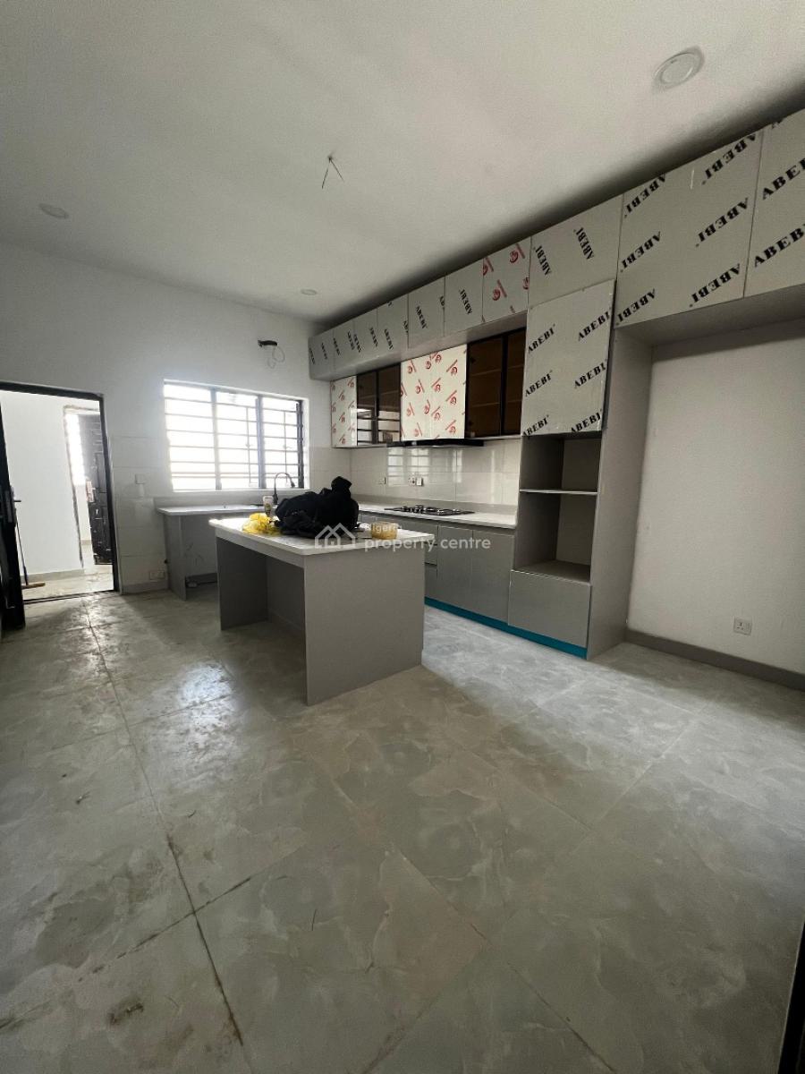 Three Bedroom Serviced Apartment with Gym & Spacious Bq, Lekki Phase 1, Lekki, Lagos, Flat / Apartment for Sale