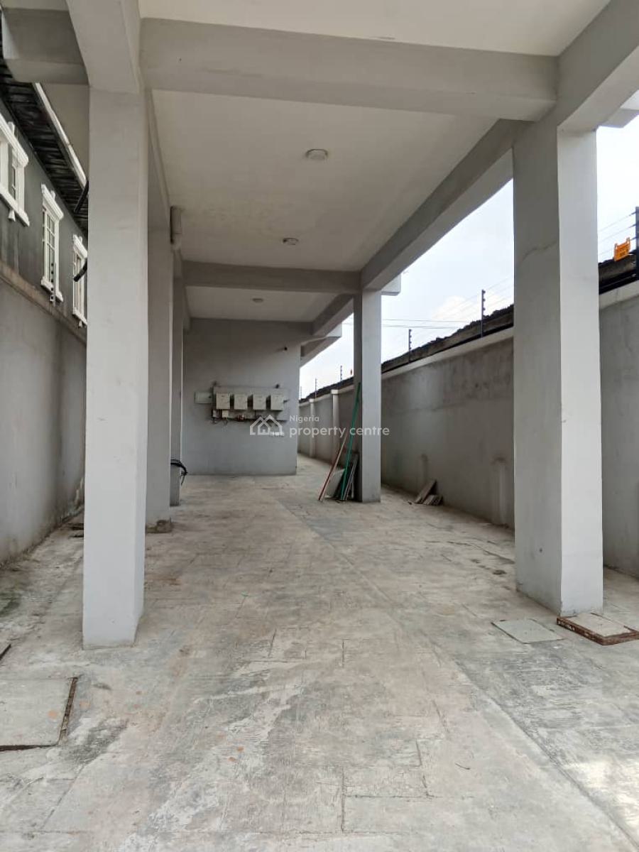 Newly Built Miniflat Upstairs, Close Fadeyi Bus Stop, Fadeyi, Shomolu, Lagos, Mini Flat (room and Parlour) for Rent