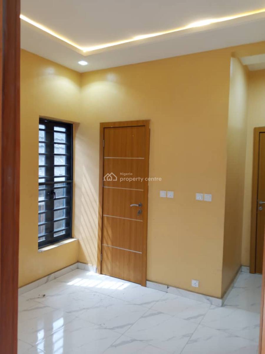 Newly Built Miniflat Upstairs, Close Fadeyi Bus Stop, Fadeyi, Shomolu, Lagos, Mini Flat (room and Parlour) for Rent