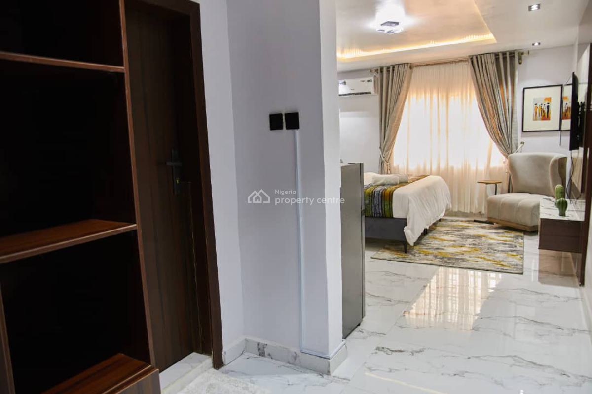 Stylish Studio Apartment, Adeola Ajayi Crescent Off Oludegun Avenue, Mafoluku, Oshodi, Lagos, Self Contain (single Rooms) Short Let