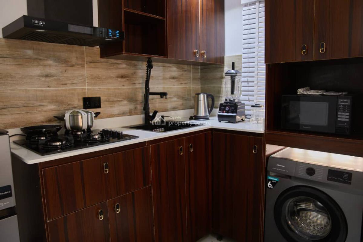 Stylish Studio Apartment, Adeola Ajayi Crescent Off Oludegun Avenue, Mafoluku, Oshodi, Lagos, Self Contain (single Rooms) Short Let