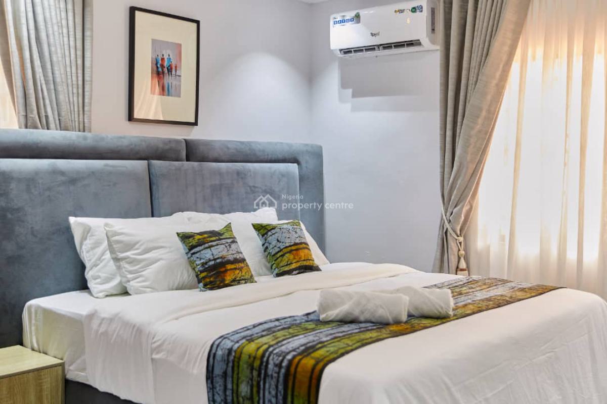 Stylish Studio Apartment, Adeola Ajayi Crescent Off Oludegun Avenue, Mafoluku, Oshodi, Lagos, Self Contain (single Rooms) Short Let