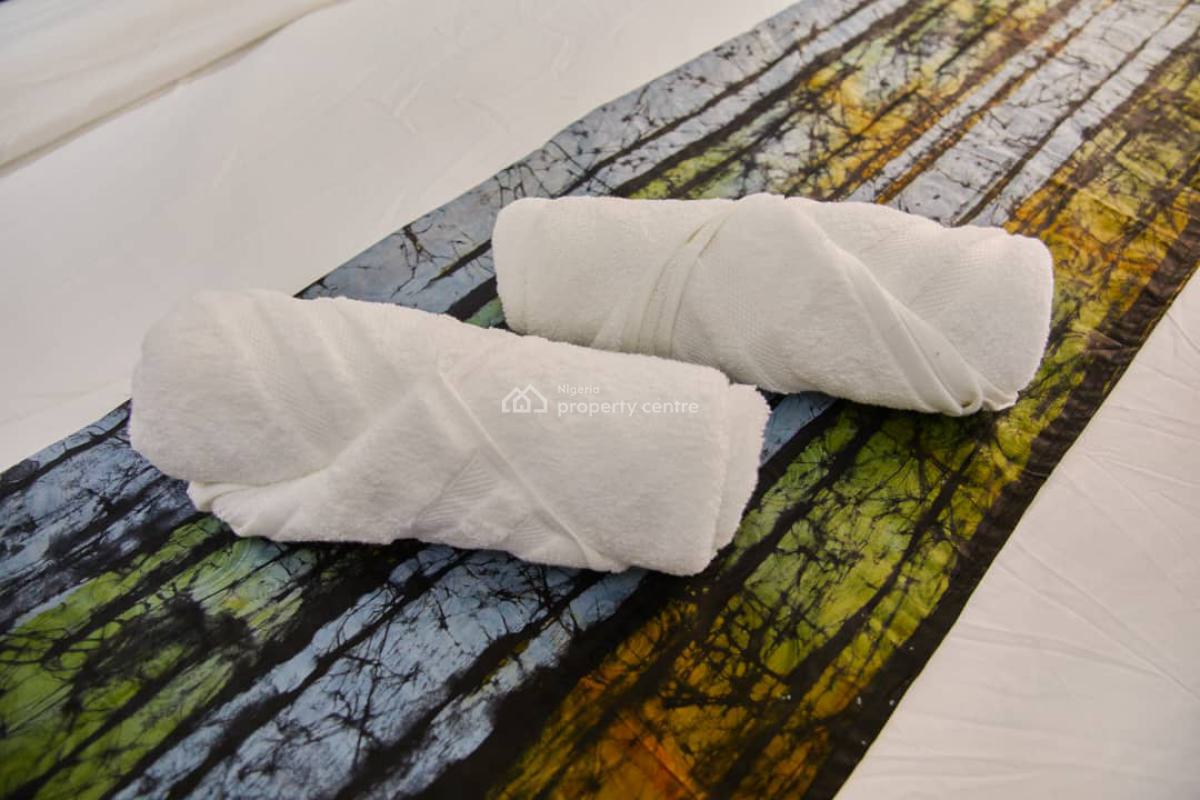 Stylish Studio Apartment, Adeola Ajayi Crescent Off Oludegun Avenue, Mafoluku, Oshodi, Lagos, Self Contain (single Rooms) Short Let