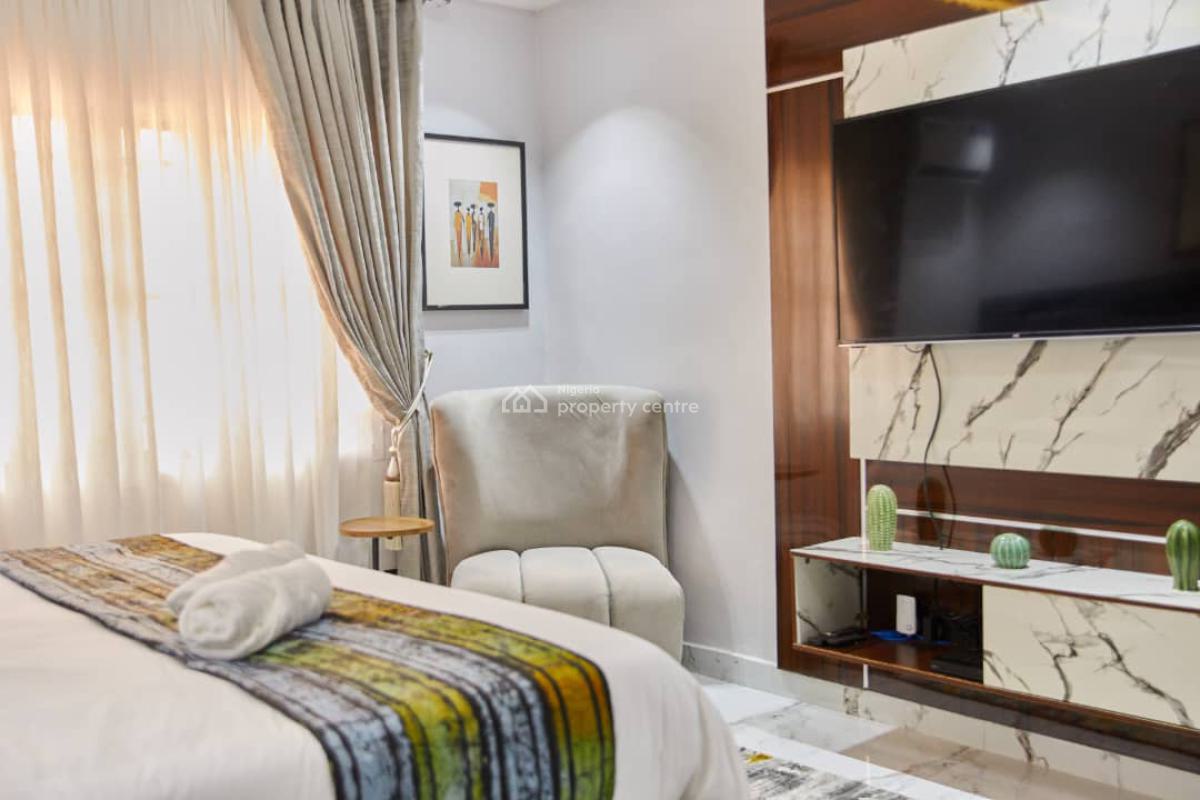 Stylish Studio Apartment, Adeola Ajayi Crescent Off Oludegun Avenue, Mafoluku, Oshodi, Lagos, Self Contain (single Rooms) Short Let