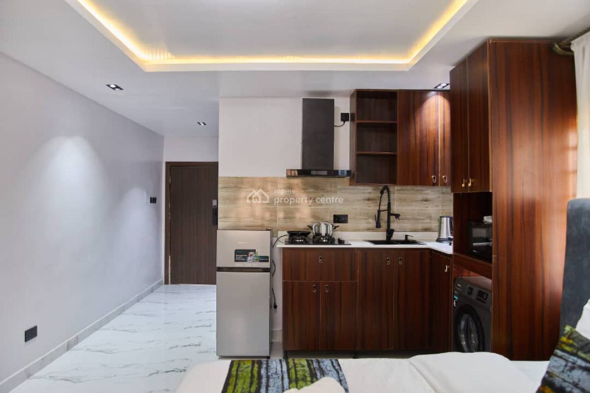 Stylish Studio Apartment, Adeola Ajayi Crescent Off Oludegun Avenue, Mafoluku, Oshodi, Lagos, Self Contain (single Rooms) Short Let
