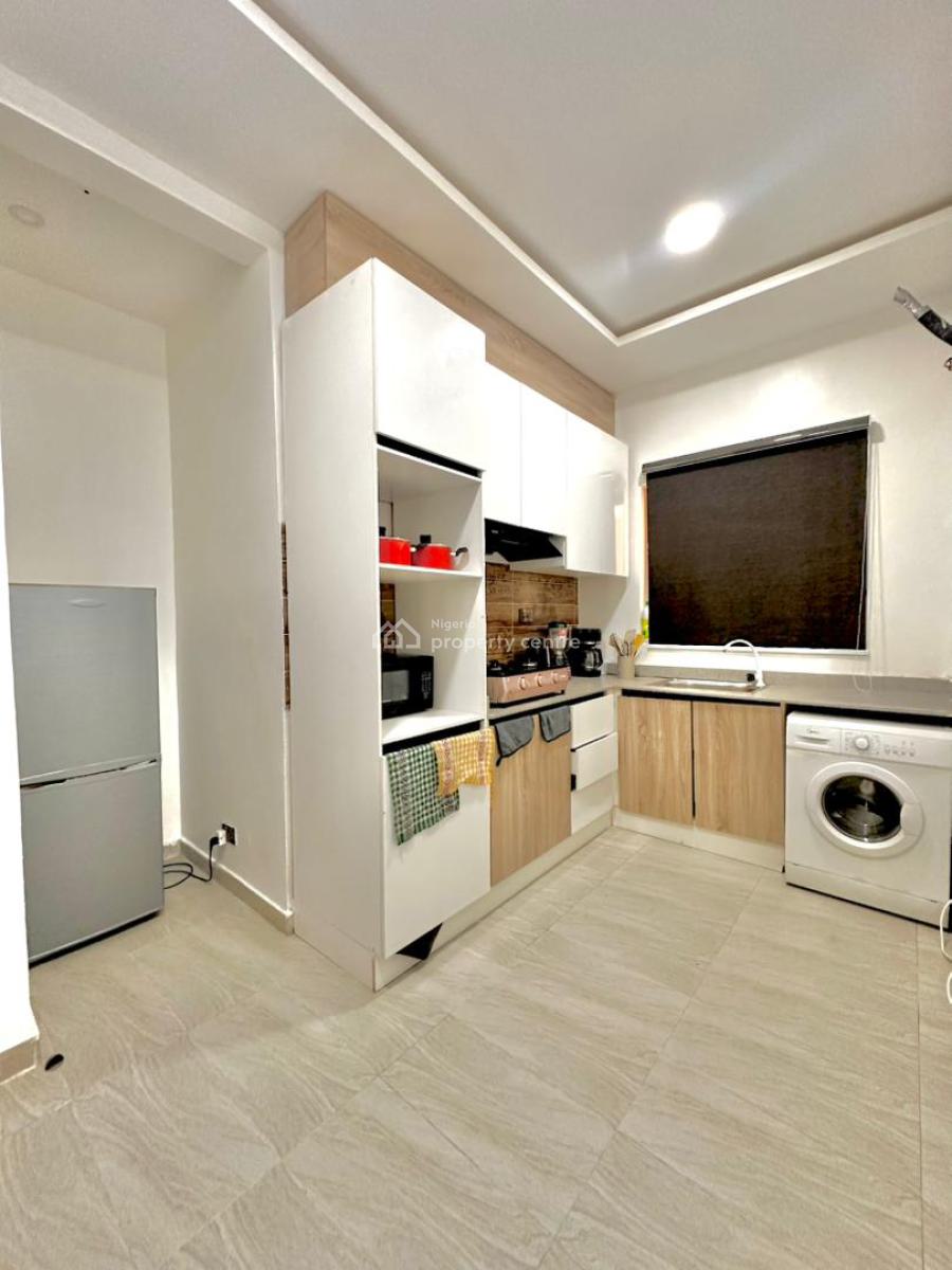 Luxury & Elegant 2 Bedroom Apartment with Swimming Pool, Preston Court, Meadow Hall, Ikate, Lekki, Lagos, Flat / Apartment Short Let