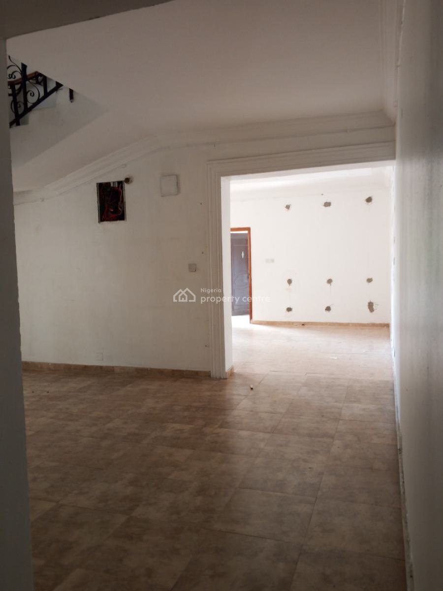 Spacious 4 Bedroom Semi Detached House with Bq, Off Pinnock Beach Road, Osapa, Lekki, Lagos, Semi-detached Duplex for Rent