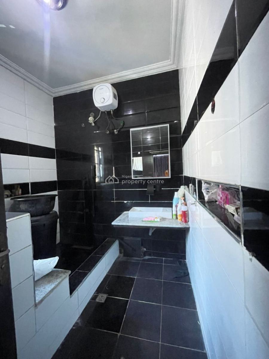 Luxury Masters Bedroom with Shared Kitchen Downstairs, Agungi, Lekki, Lagos, Flat / Apartment for Rent