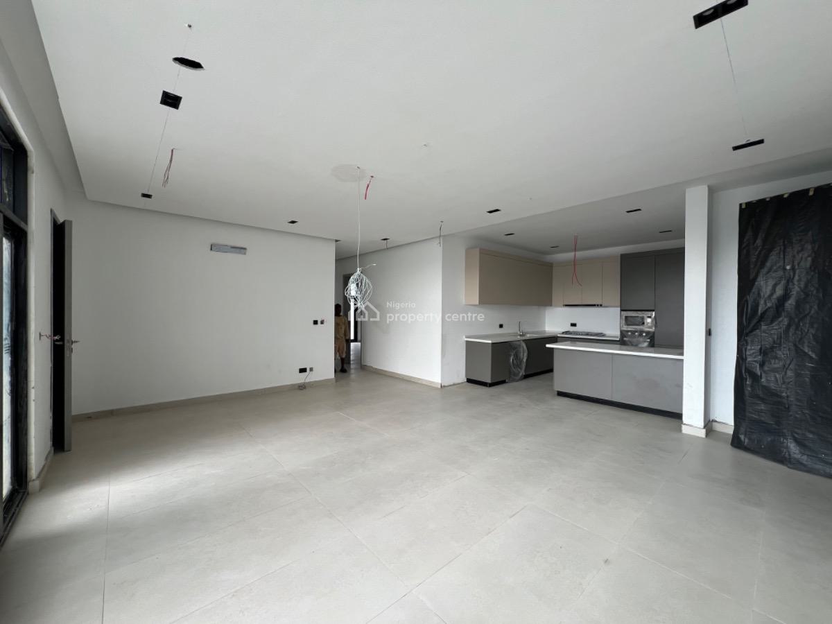 Luxury 3 Bedroom Apartment, Off Admiralty Way, Lekki Phase 1, Lekki, Lagos, Flat / Apartment for Sale