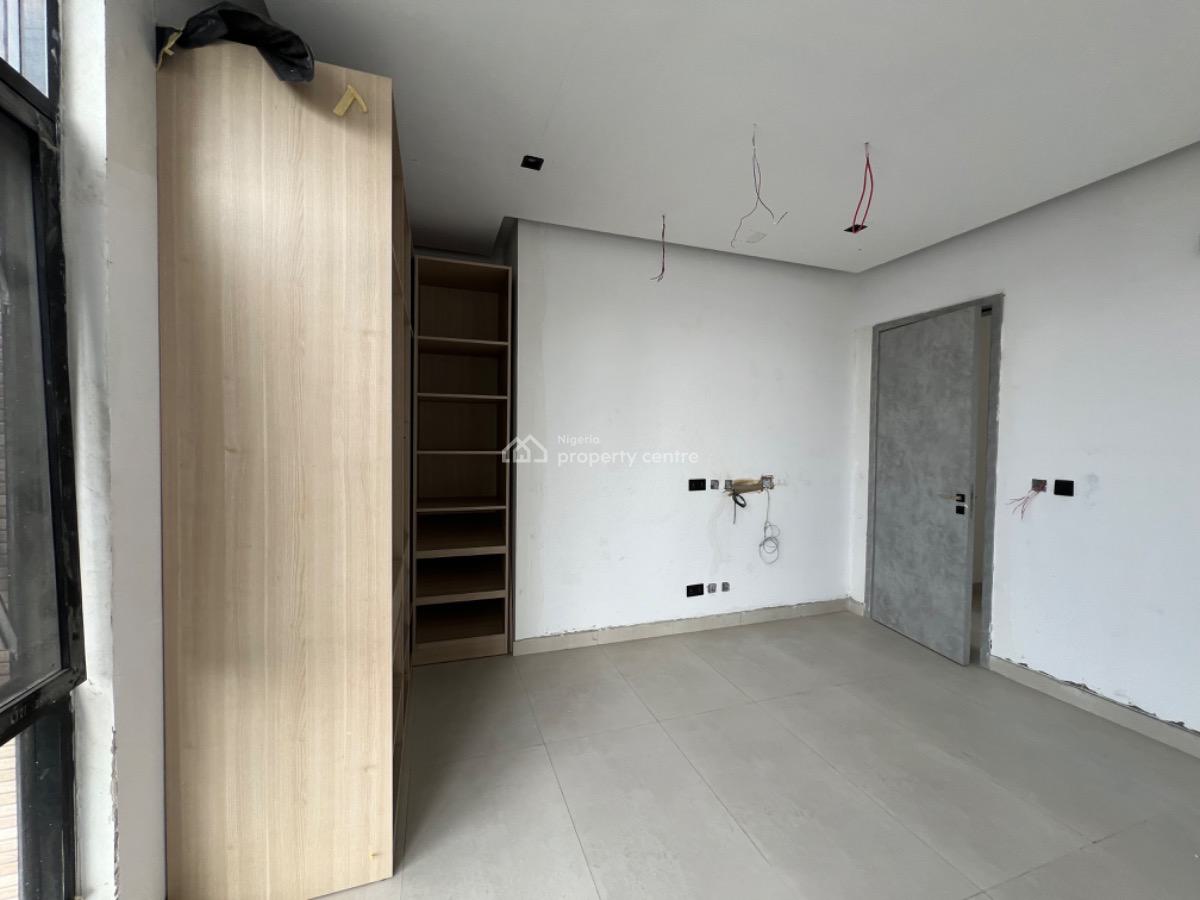Luxury 3 Bedroom Apartment, Off Admiralty Way, Lekki Phase 1, Lekki, Lagos, Flat / Apartment for Sale