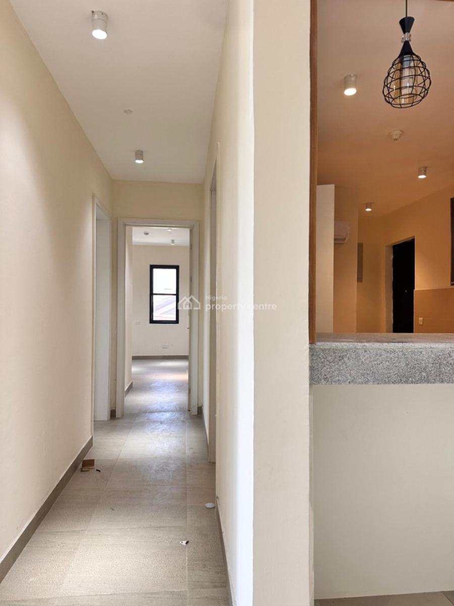 Luxury 2 Bedroom Apartment, Lekki Phase 1, Lekki, Lagos, Block of Flats for Sale