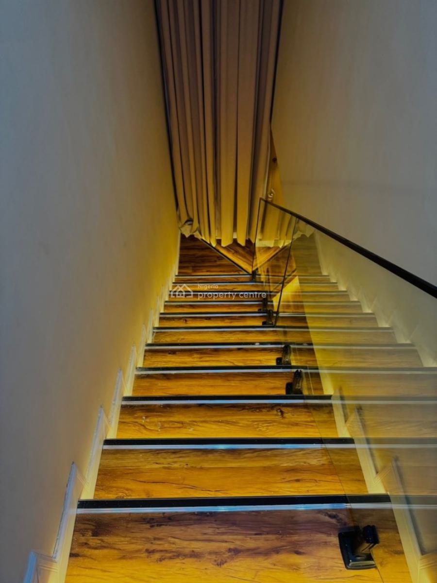 Waterfront 2 Bedroom Apartment with Swimming Pool, Fitted Gym, & Cinema, Lekki Phase 1, Lekki, Lagos, Flat / Apartment Short Let