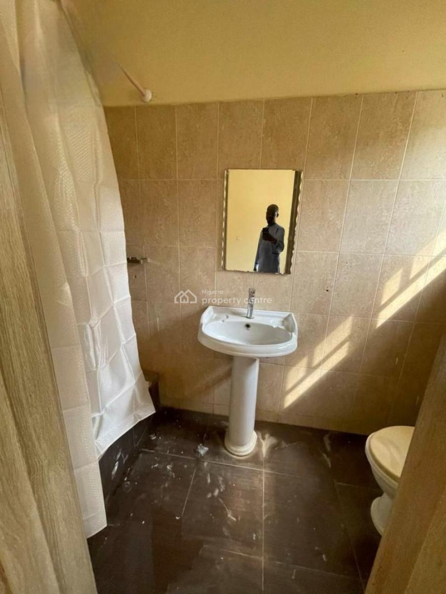 Standard 3 Bedroom Apartment, Ikota, Lekki, Lagos, Flat / Apartment for Rent