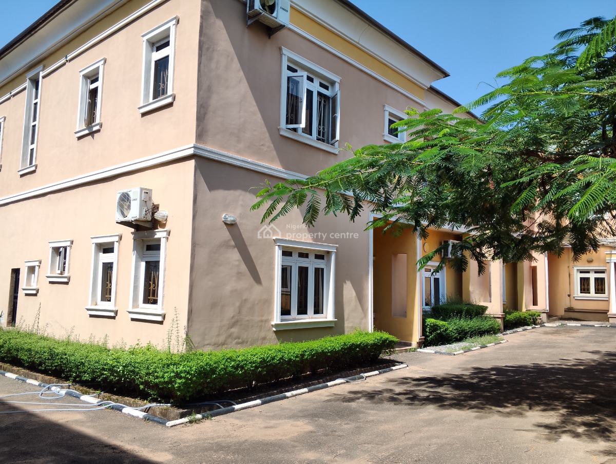Corner Piece 4 Bedrooms Terraced Duplex with Bq, Mandakira Crescent, Durumi, Abuja, Terraced Duplex for Rent