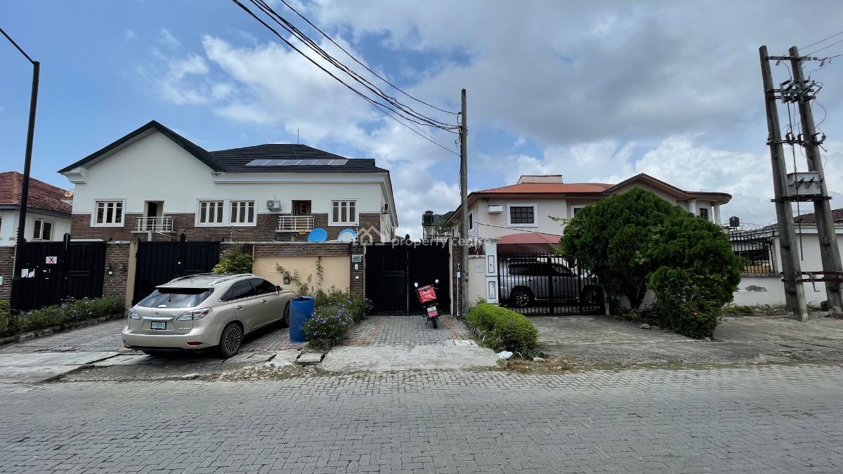 4 Bedroom Semi Detached House with Bq, Lekki Phase 1, Lekki, Lagos, Semi-detached Duplex for Sale