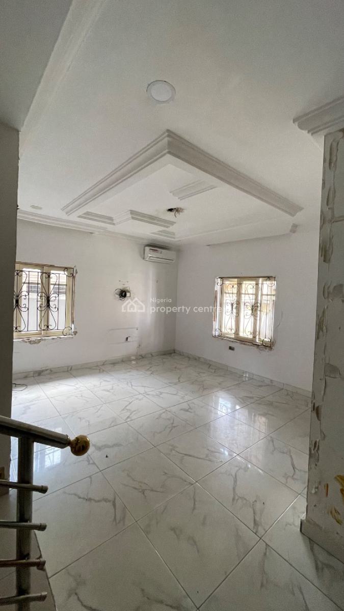 4 Bedroom Semi Detached House with Bq, Lekki Phase 1, Lekki, Lagos, Semi-detached Duplex for Sale