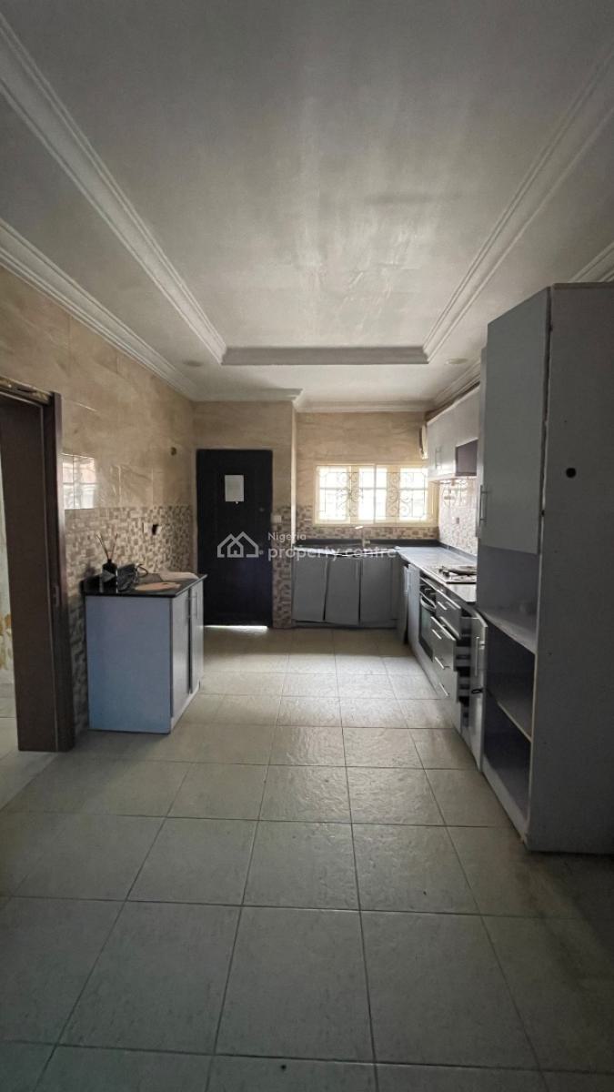 4 Bedroom Semi Detached House with Bq, Lekki Phase 1, Lekki, Lagos, Semi-detached Duplex for Sale