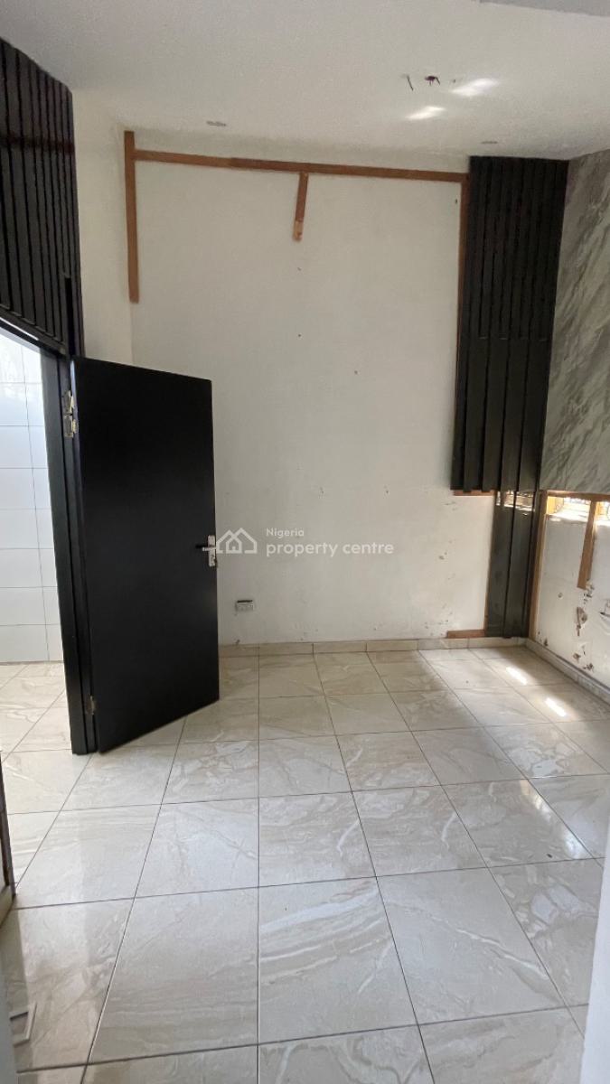 4 Bedroom Semi Detached House with Bq, Lekki Phase 1, Lekki, Lagos, Semi-detached Duplex for Sale