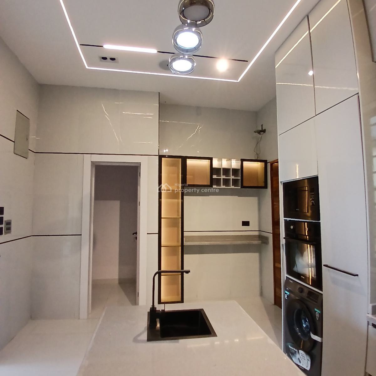 Aesthetically Pleasing 5 Bedroom Detached Duplex with Swimming Pool, Chevron Conservation Center, Lekki, Lagos, Detached Duplex for Sale