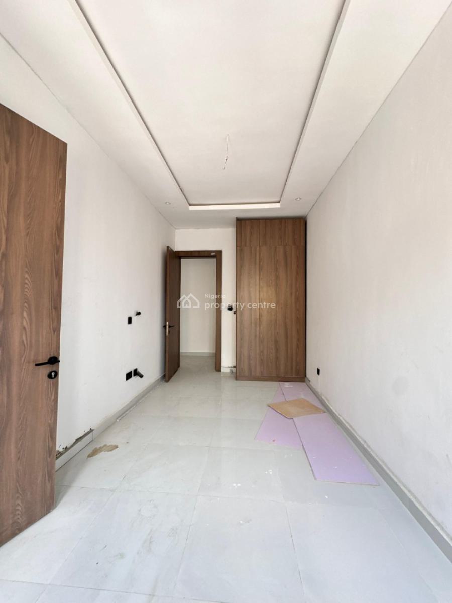 Elegantly Built 2 Bedroom Apartment, Lekki Phase 1, Lekki, Lagos, Block of Flats for Sale