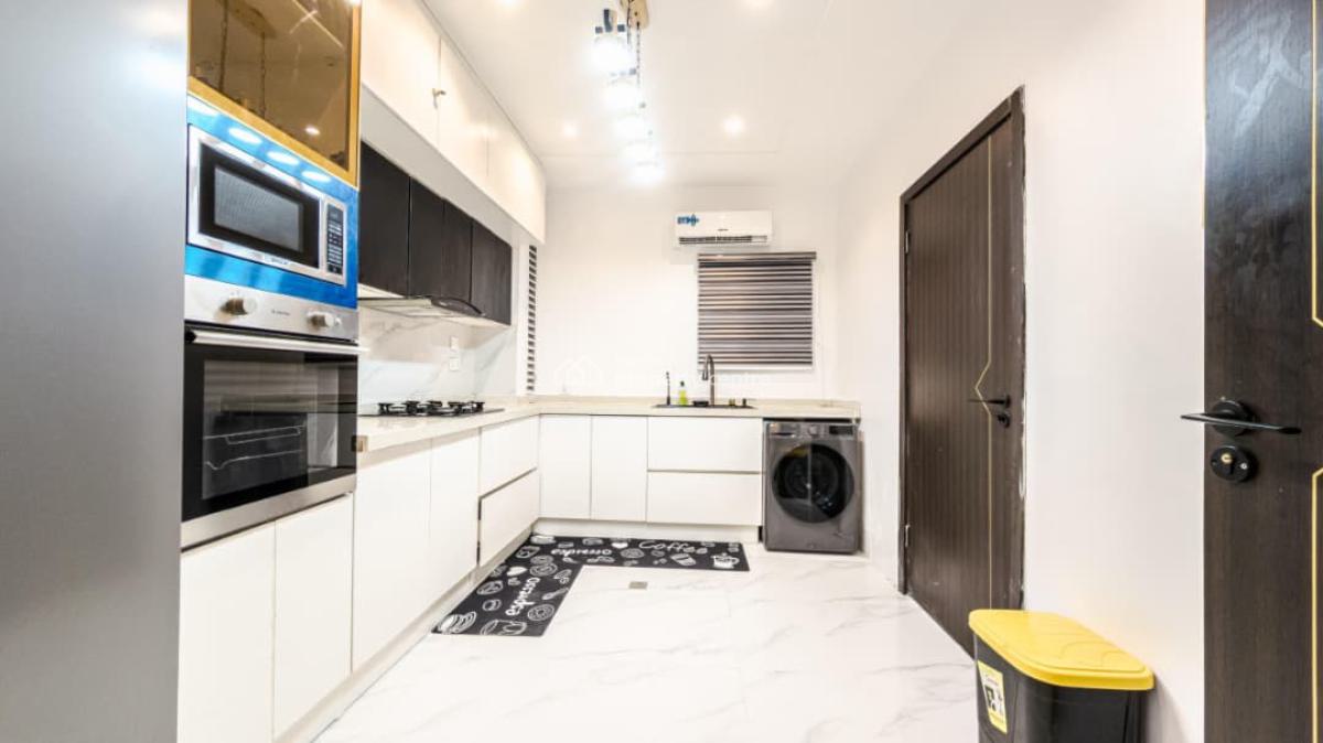 Cute 2 Bedroom Apartment, Lekki Phase 1, Lekki, Lagos, Flat / Apartment Short Let