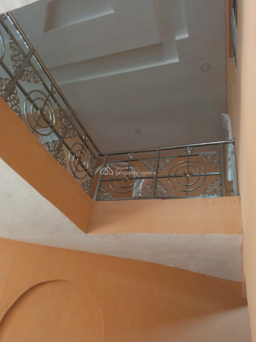 a Spaciously Built 5 Bedroom Duplex, Akingbade, New Gbagi Market, Ibadan, Oyo, Semi-detached Duplex for Rent