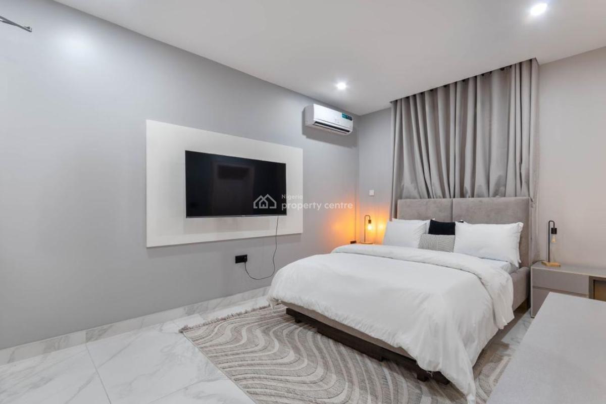 Beautifully Luxurious 2 Bedroom Apartment, Lekki Phase 1, Lekki, Lagos, Flat / Apartment Short Let