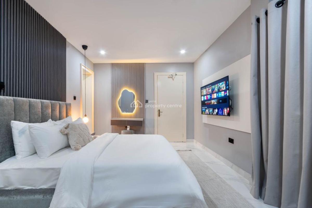 Beautifully Luxurious 2 Bedroom Apartment, Lekki Phase 1, Lekki, Lagos, Flat / Apartment Short Let