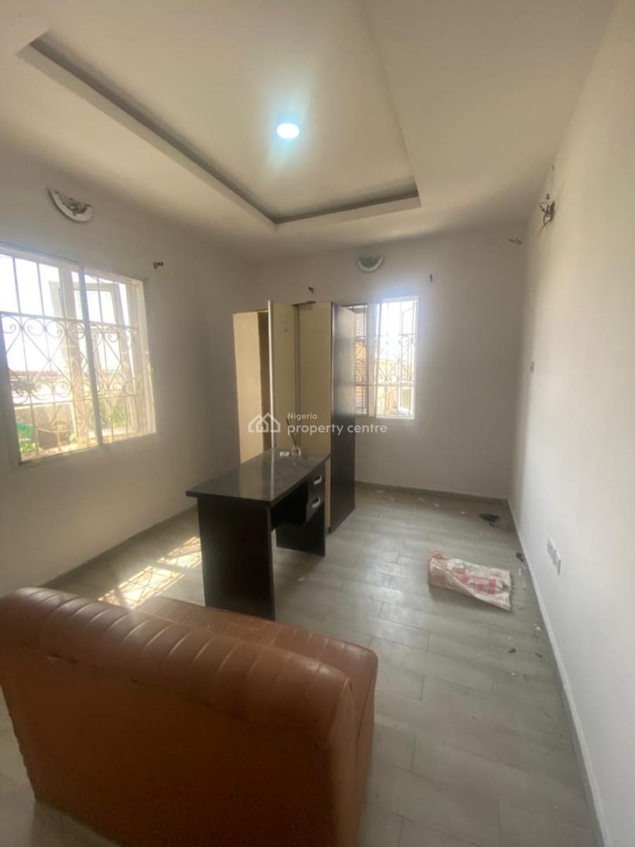 Well-situated 2 Bedroom Apartment, Ologolo, Lekki, Lagos, Flat / Apartment for Rent