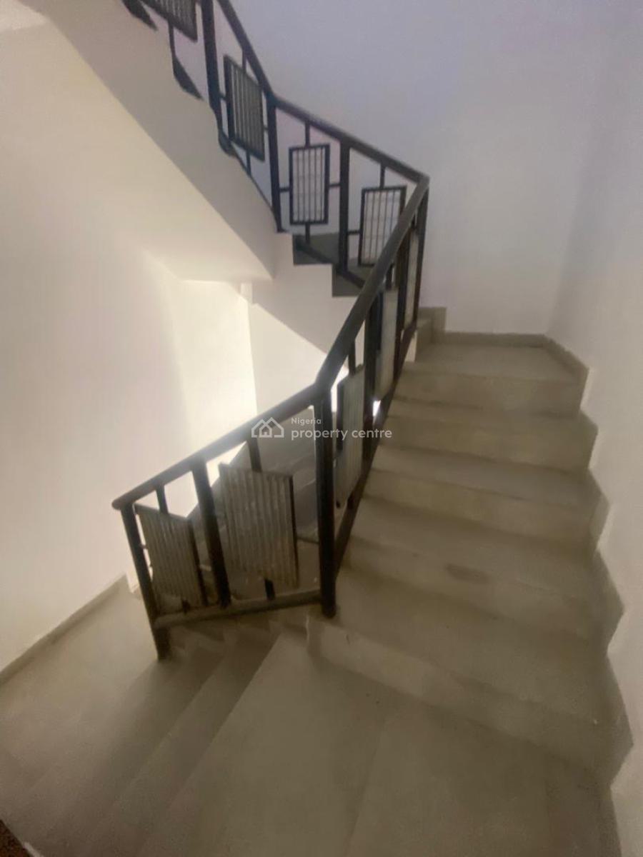 Well-situated 2 Bedroom Apartment, Ologolo, Lekki, Lagos, Flat / Apartment for Rent