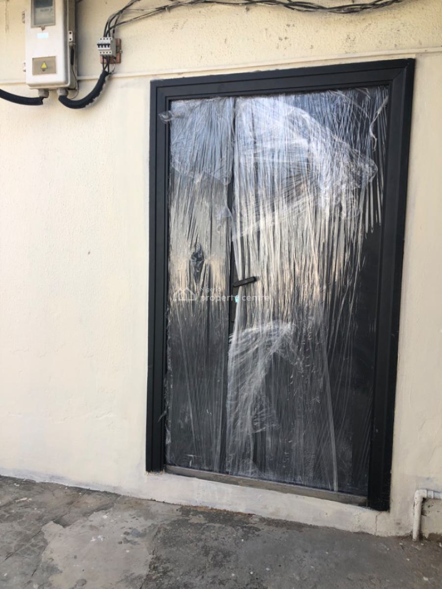 Well Renovated 3 Bedroom Bungalow, Eric Moore Close, Eric Moore, Surulere, Lagos, House for Rent