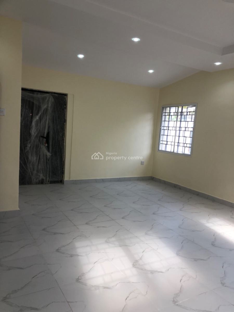 Well Renovated 3 Bedroom Bungalow, Eric Moore Close, Eric Moore, Surulere, Lagos, House for Rent