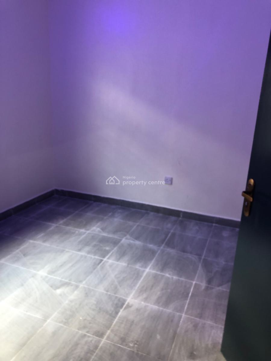 Well Renovated 3 Bedroom Bungalow, Eric Moore Close, Eric Moore, Surulere, Lagos, House for Rent