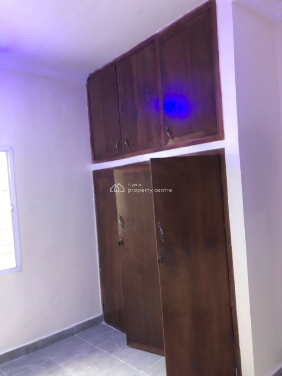 Well Renovated 3 Bedroom Bungalow, Eric Moore Close, Eric Moore, Surulere, Lagos, House for Rent