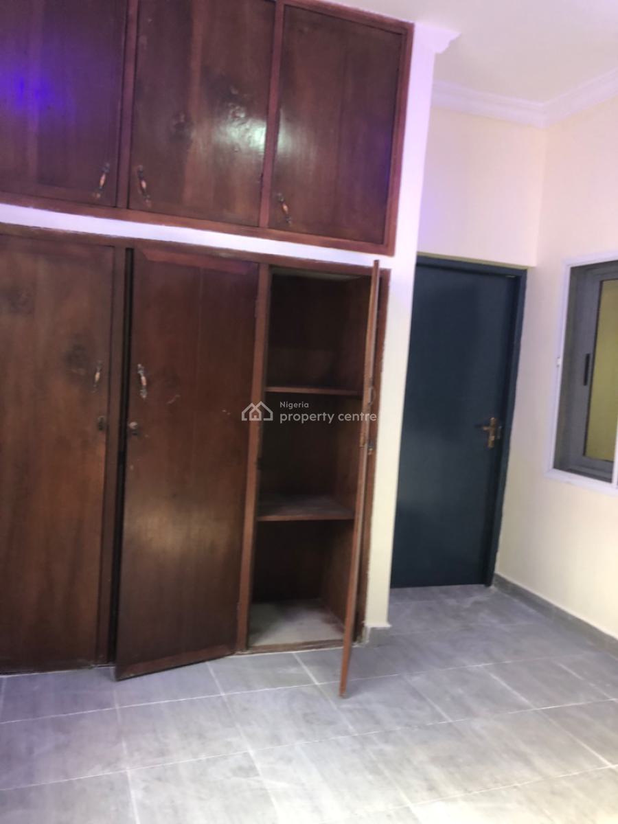 Well Renovated 3 Bedroom Bungalow, Eric Moore Close, Eric Moore, Surulere, Lagos, House for Rent
