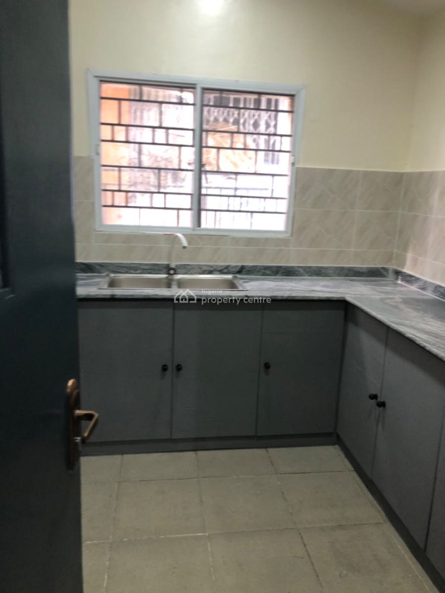 Well Renovated 3 Bedroom Bungalow, Eric Moore Close, Eric Moore, Surulere, Lagos, House for Rent
