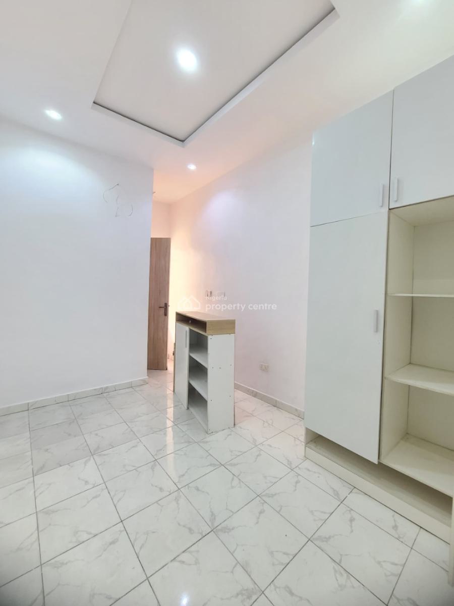 Massive 4bedroom Duplex, Orchid Road, Lekki, Lagos, Terraced Duplex for Sale