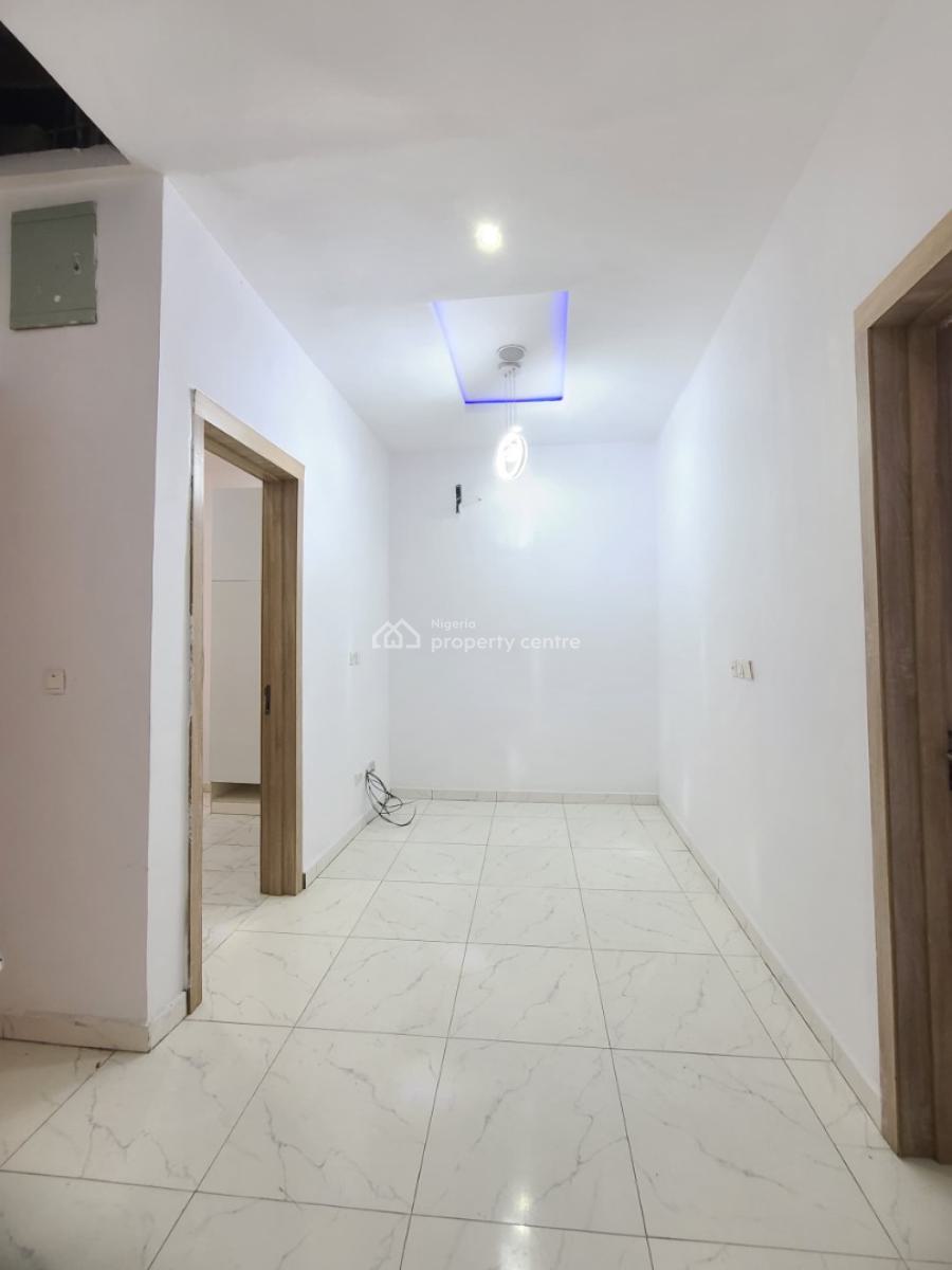 Massive 4bedroom Duplex, Orchid Road, Lekki, Lagos, Terraced Duplex for Sale