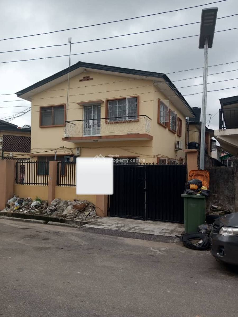Nice Block of 4 Flats, Ogunlana, Surulere, Lagos, Block of Flats for Sale