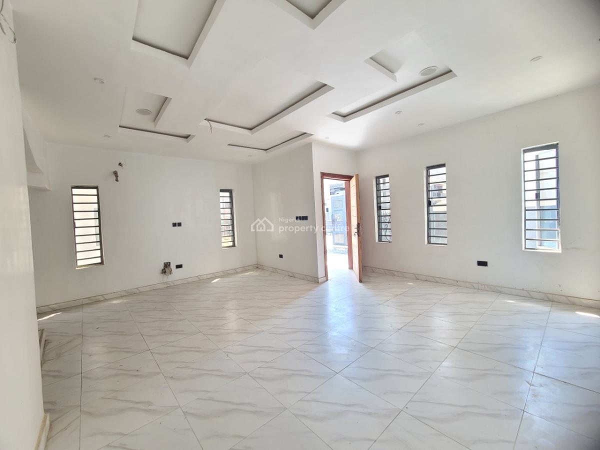 Massive 4bedroom Duplex, Orchid Road, Lekki, Lagos, Terraced Duplex for Sale