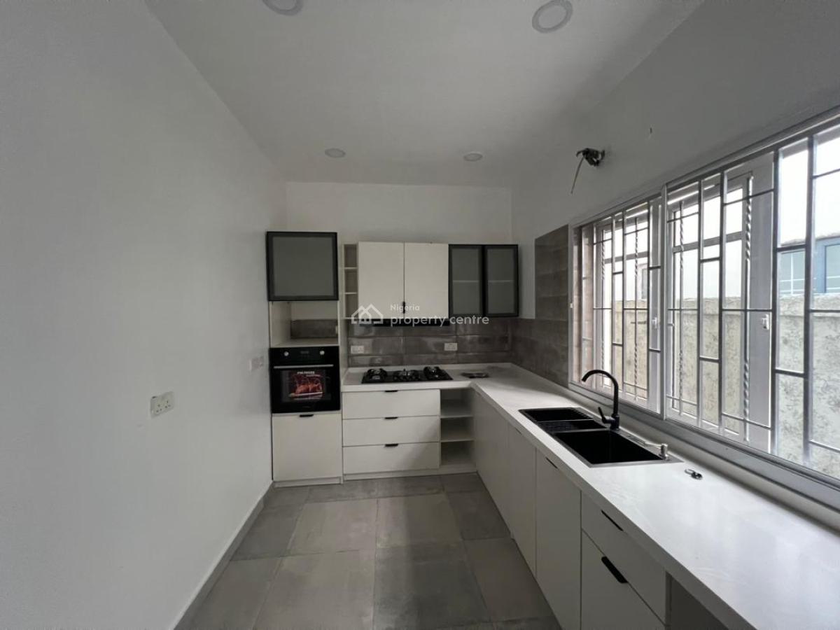 2 Bedroom Apartment, Lekki Phase 1, Lekki, Lagos, Flat / Apartment for Rent