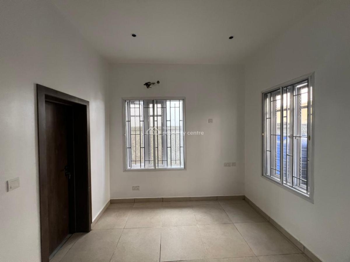 Big 2 Bedroom Apartment, Lekki Phase 1, Lekki, Lagos, Flat / Apartment for Rent