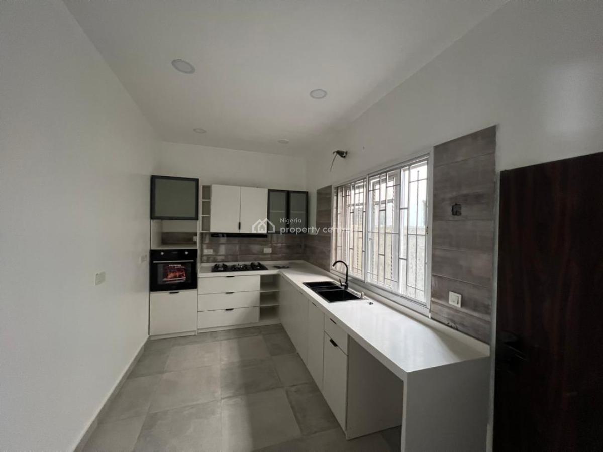 2 Bedrooms Apartment/ Flat, Lekki Phase 1, Lekki, Lagos, Flat / Apartment for Rent