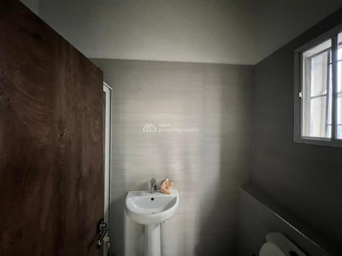 2 Bedrooms Apartment/ Flat, Lekki Phase 1, Lekki, Lagos, Flat / Apartment for Rent