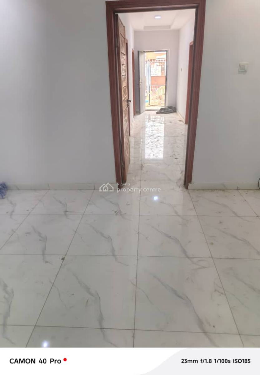 3 Bed Room Flat, Ikeja, Off Toyin, Ikeja, Lagos, Flat / Apartment for Rent