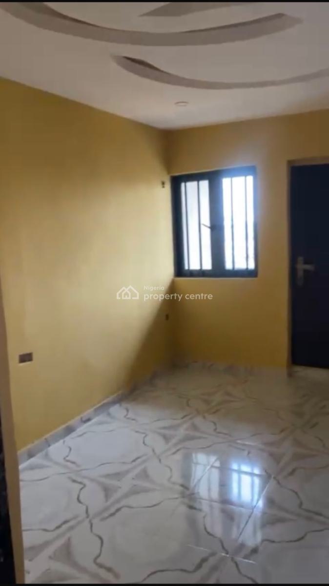 Standard 2 Bedroom Flat, Surulere, Lagos, Flat / Apartment for Rent