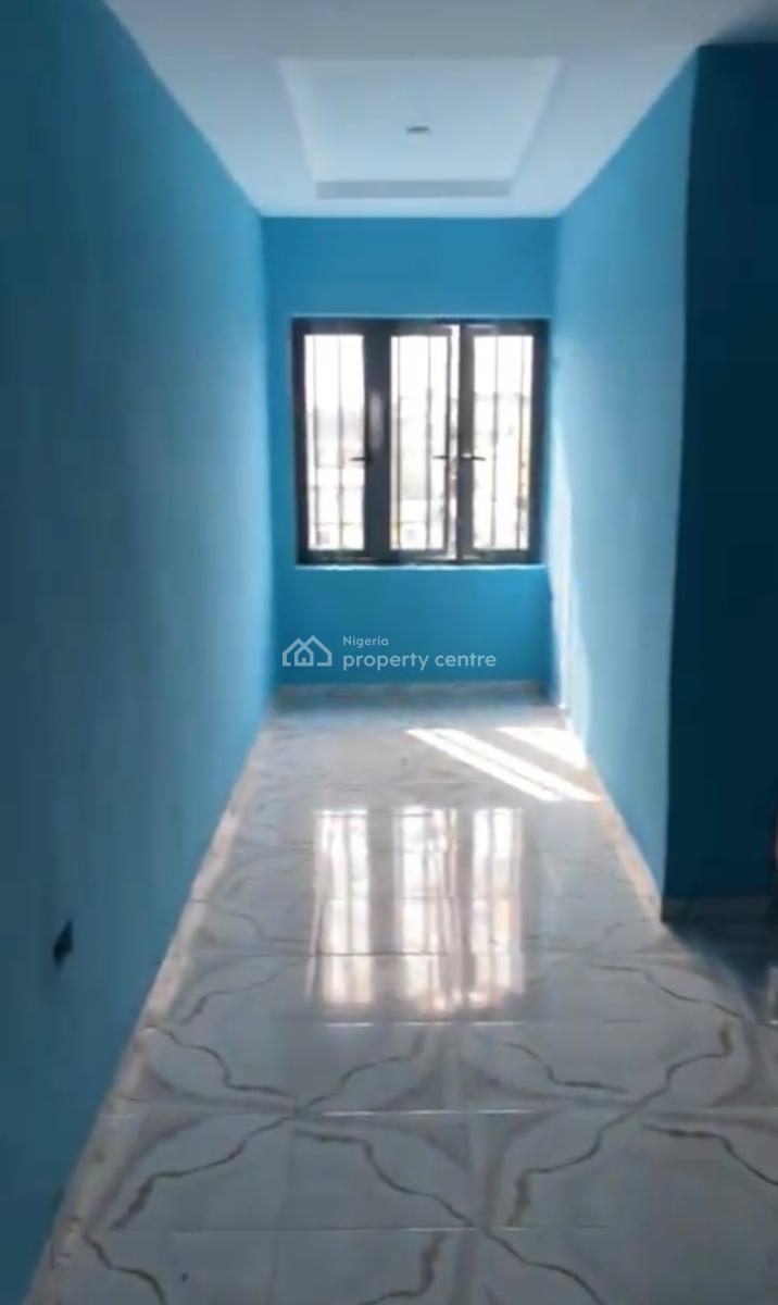 Standard 2 Bedroom Flat, Surulere, Lagos, Flat / Apartment for Rent