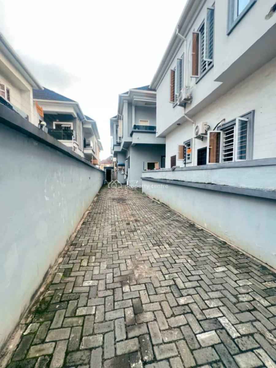 4 Bedroom Semi Detached Duplex with Bq, Ologolo, Lekki, Lagos, Semi-detached Duplex for Rent