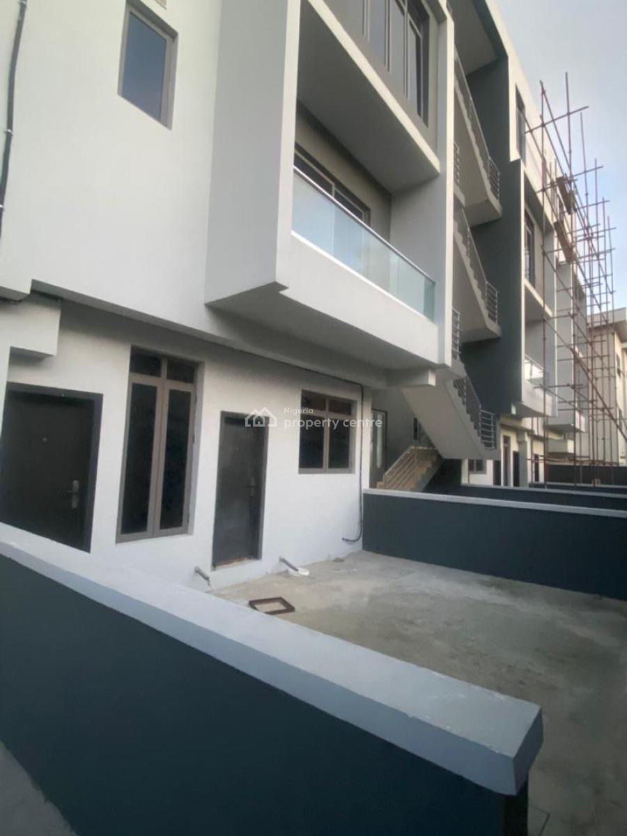 Luxury 4-bedroom Terrace with Bq & Swimming Pool -- Lekki Right, Lagos, Lekki Right Side, Lekki Phase 1, Lekki, Lagos, Terraced Duplex for Sale